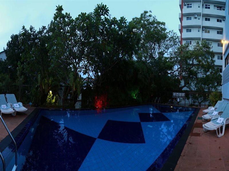 Hotel Sapphire Kolombo Bagian luar foto