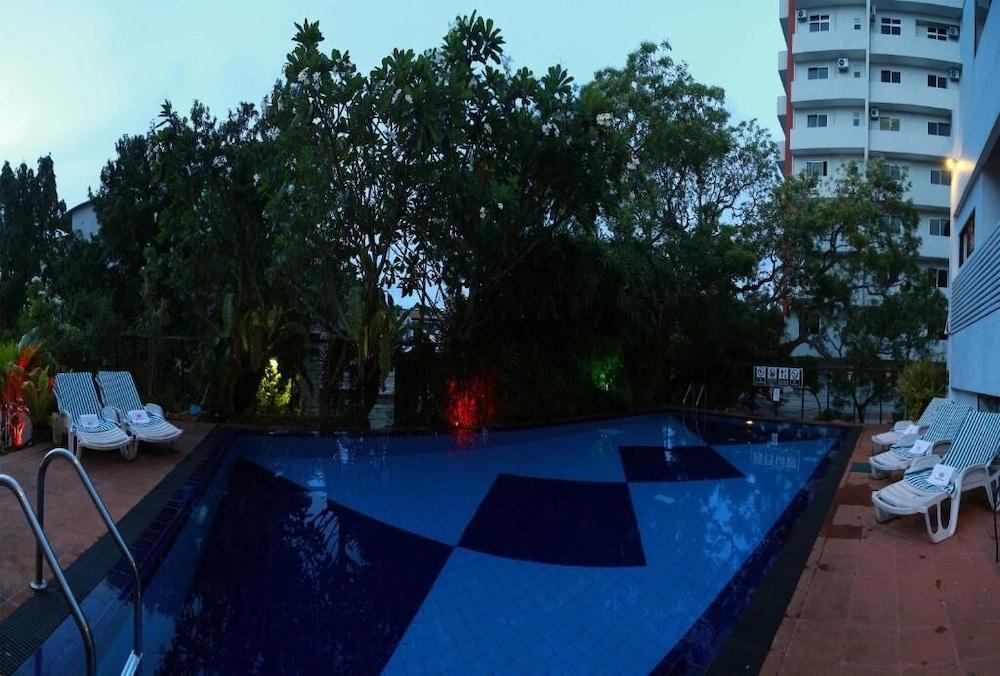 Hotel Sapphire Kolombo Bagian luar foto